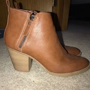 Brown leather fall ankle boots